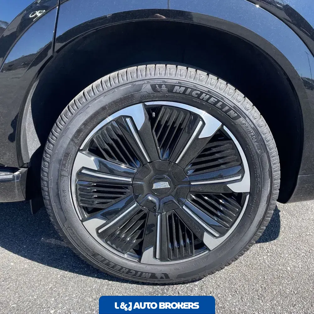 2025 Cadillac Escalade IQ Sport 2