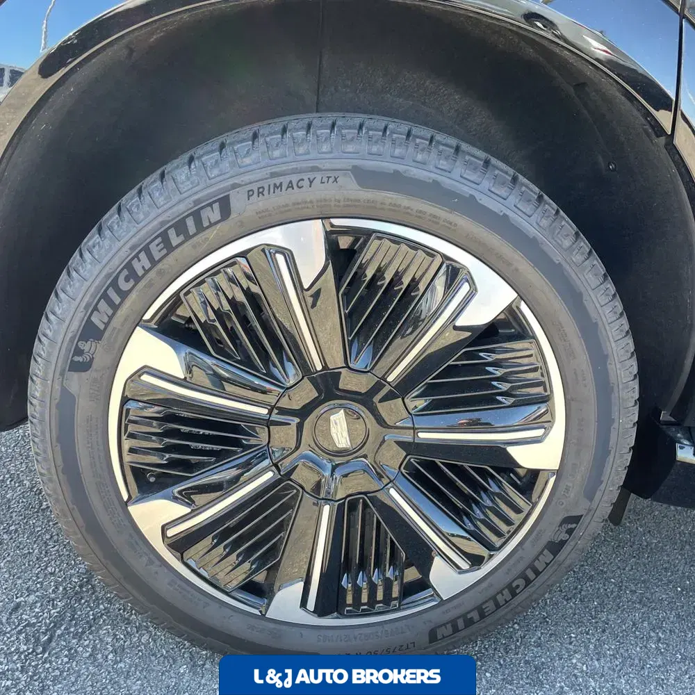2025 Cadillac Escalade IQ Sport 2