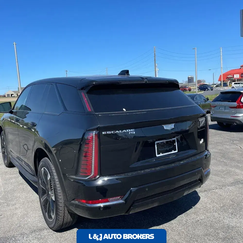 2025 Cadillac Escalade IQ Sport 2