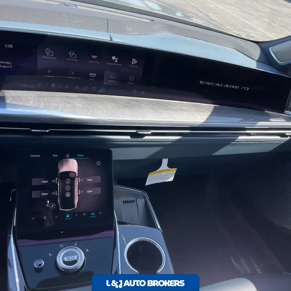 2025 Cadillac Escalade IQ Sport 2