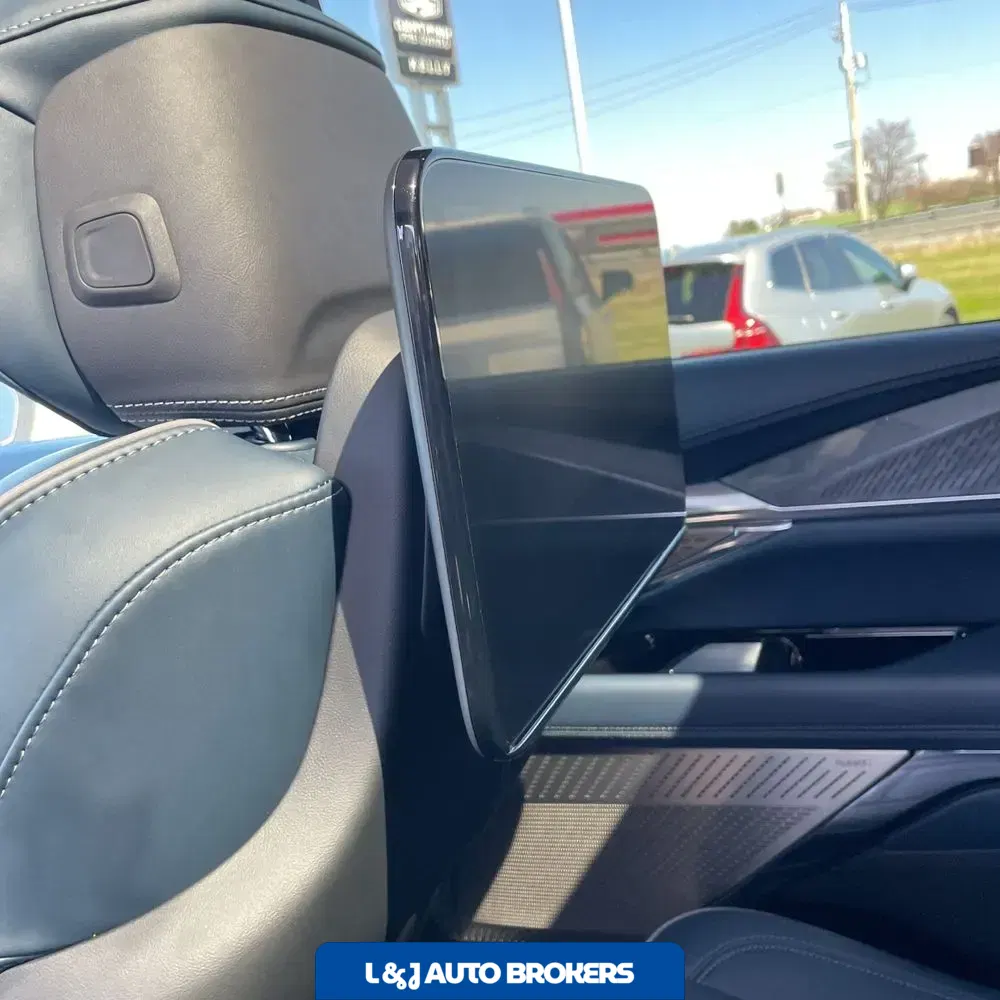 2025 Cadillac Escalade IQ Sport 2