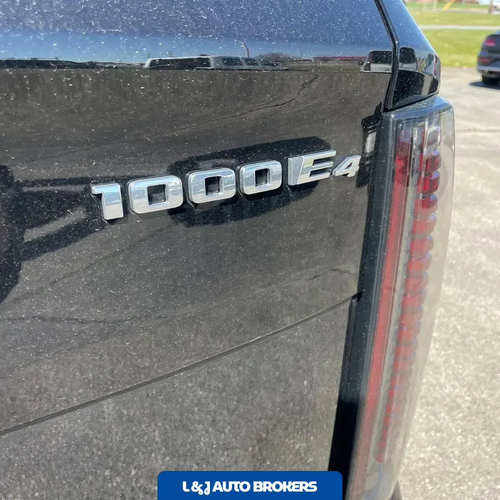 2025 Cadillac Escalade IQ Sport 2