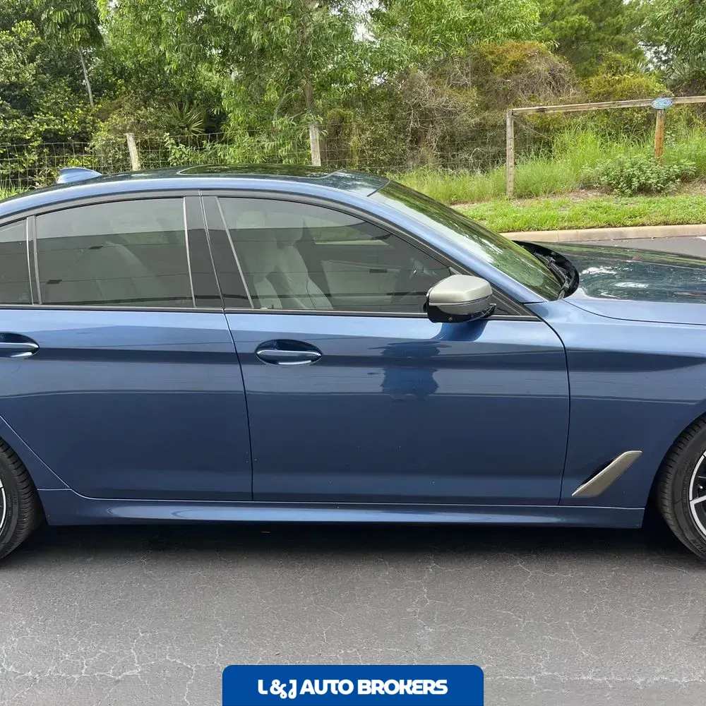 2021 BMW 5-Series M550xi