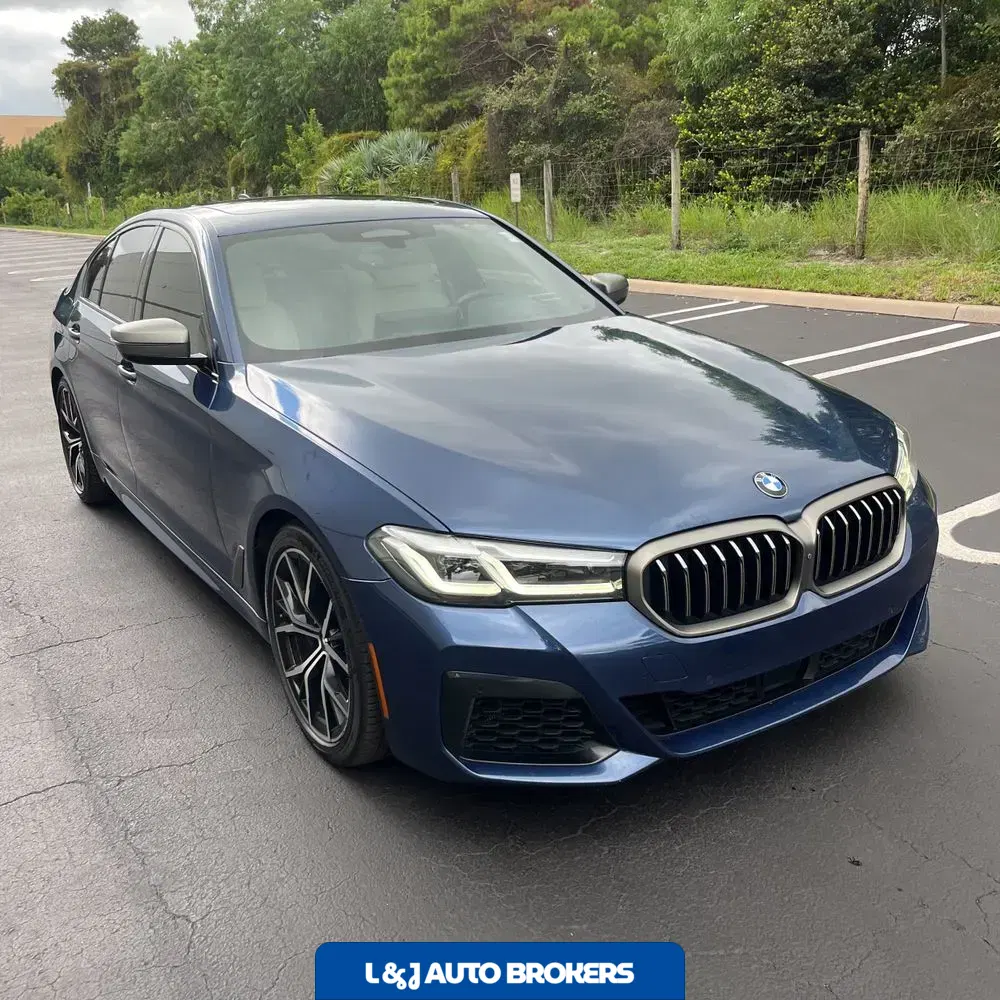 2021 BMW 5-Series M550xi