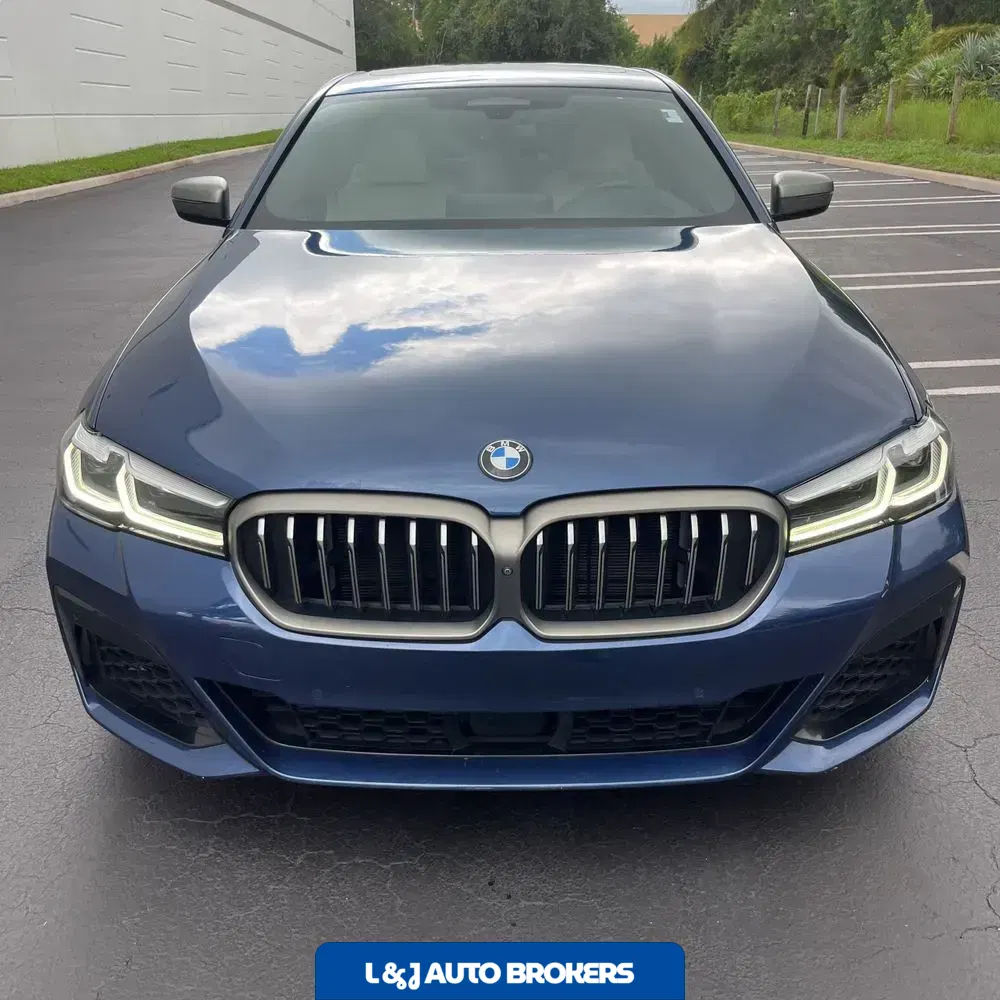 2021 BMW 5-Series M550xi