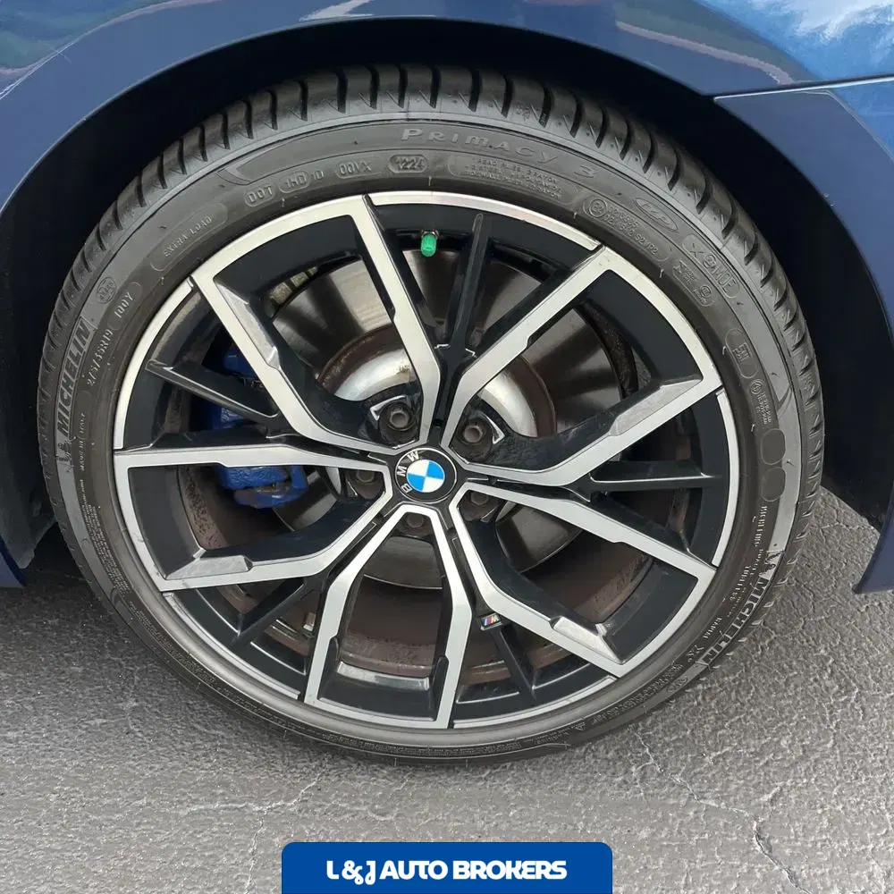 2021 BMW 5-Series M550xi