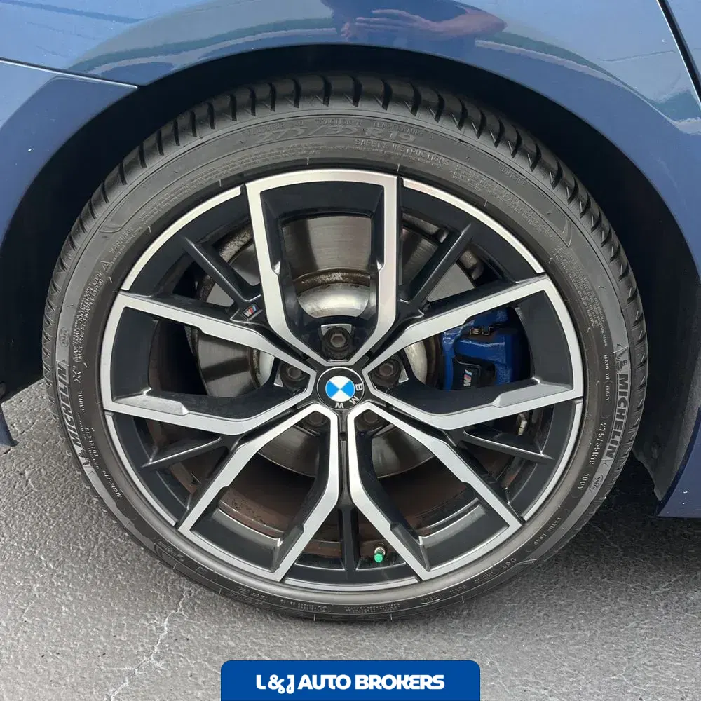 2021 BMW 5-Series M550xi
