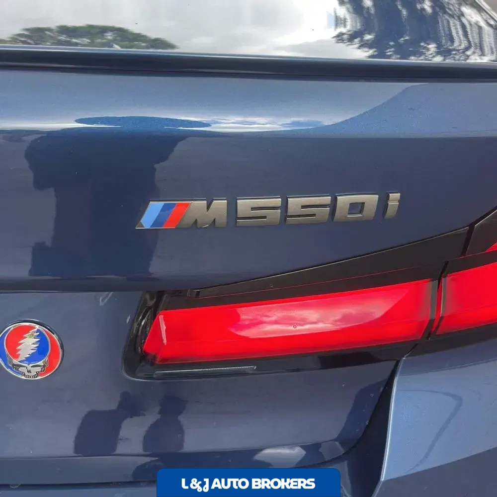 2021 BMW 5-Series M550xi