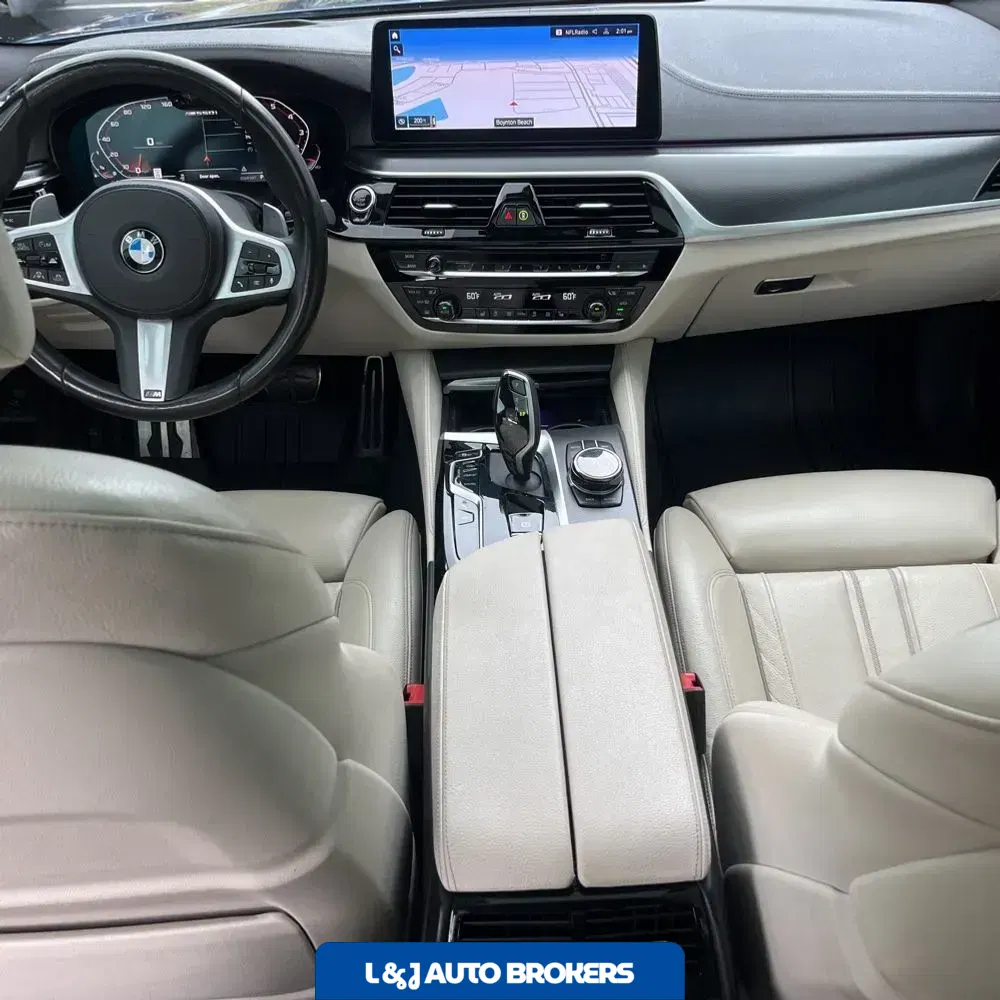 2021 BMW 5-Series M550xi