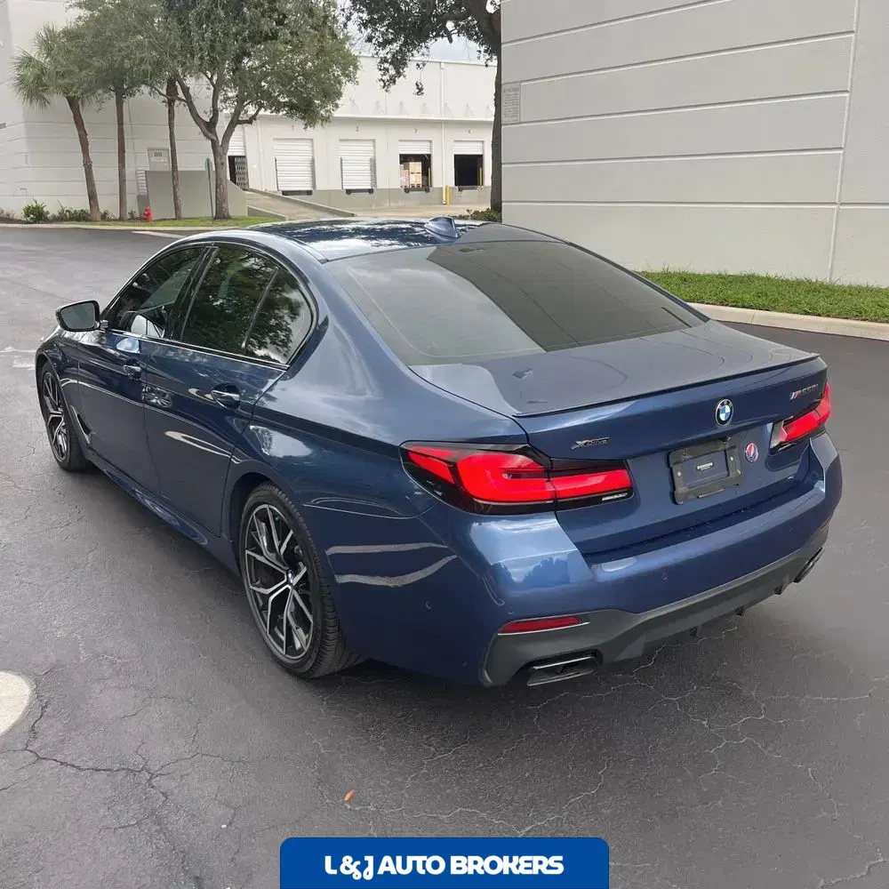 2021 BMW 5-Series M550xi