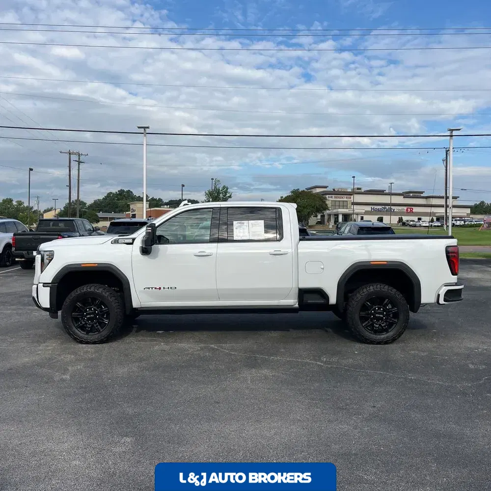 2025 GMC Sierra 2500HD AT4