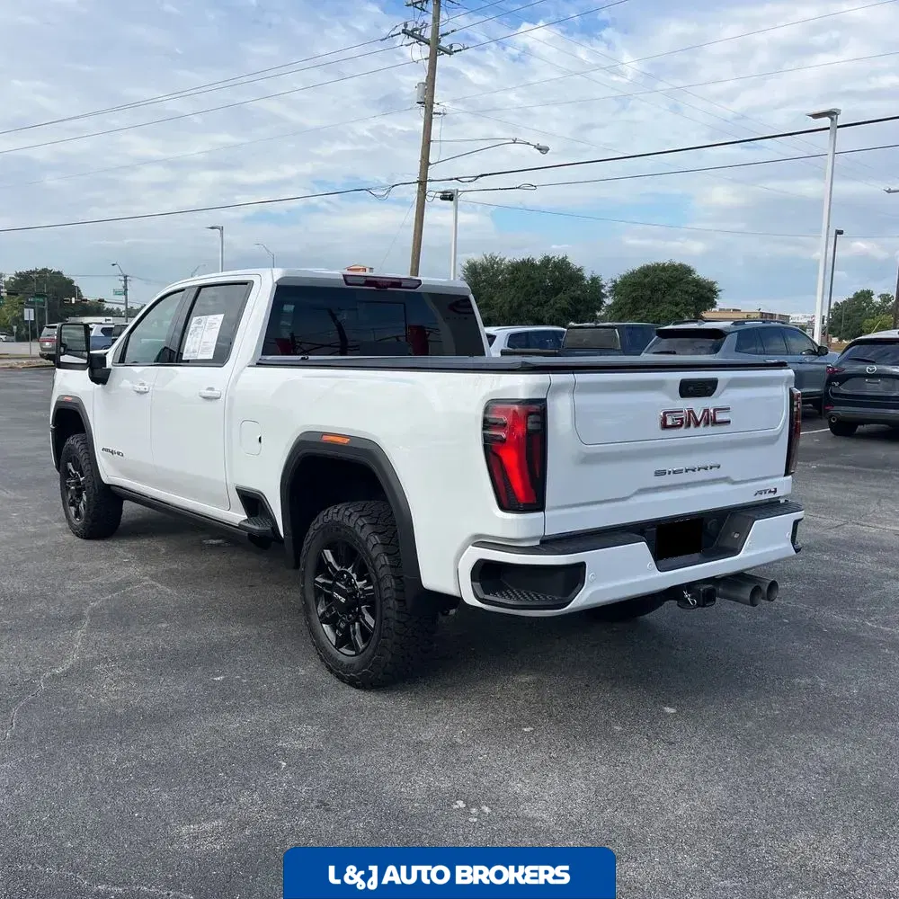 2025 GMC Sierra 2500HD AT4