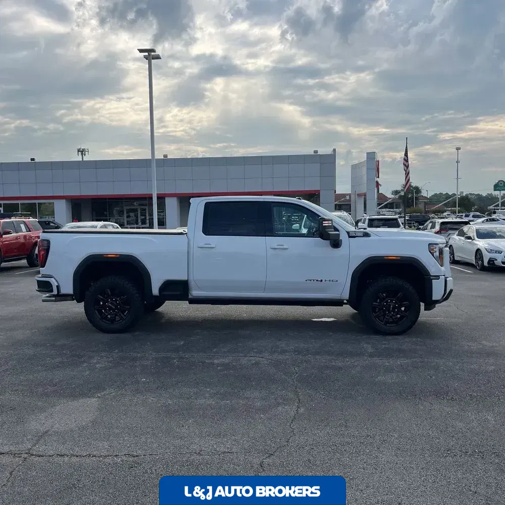 2025 GMC Sierra 2500HD AT4