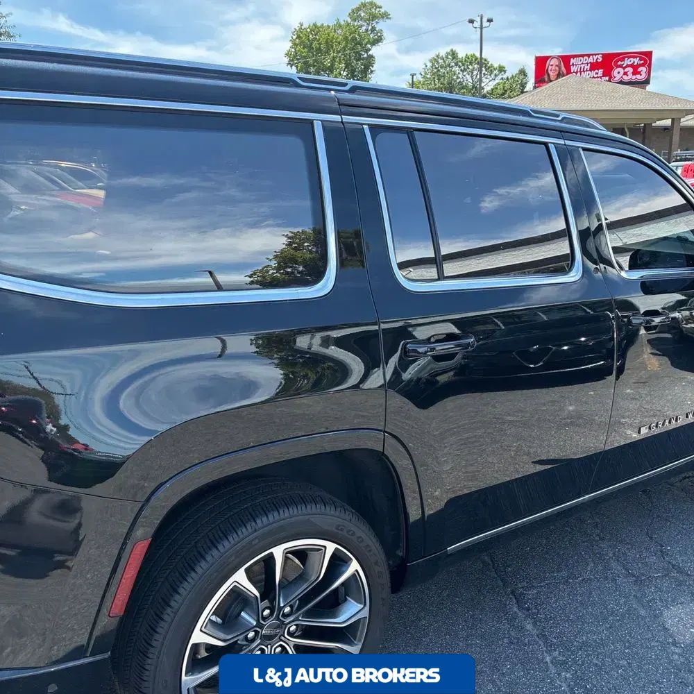 2022 Jeep Grand Wagoneer Series III
