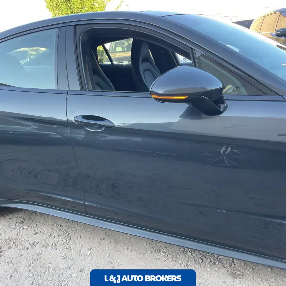 2018 Porsche Panamera 4