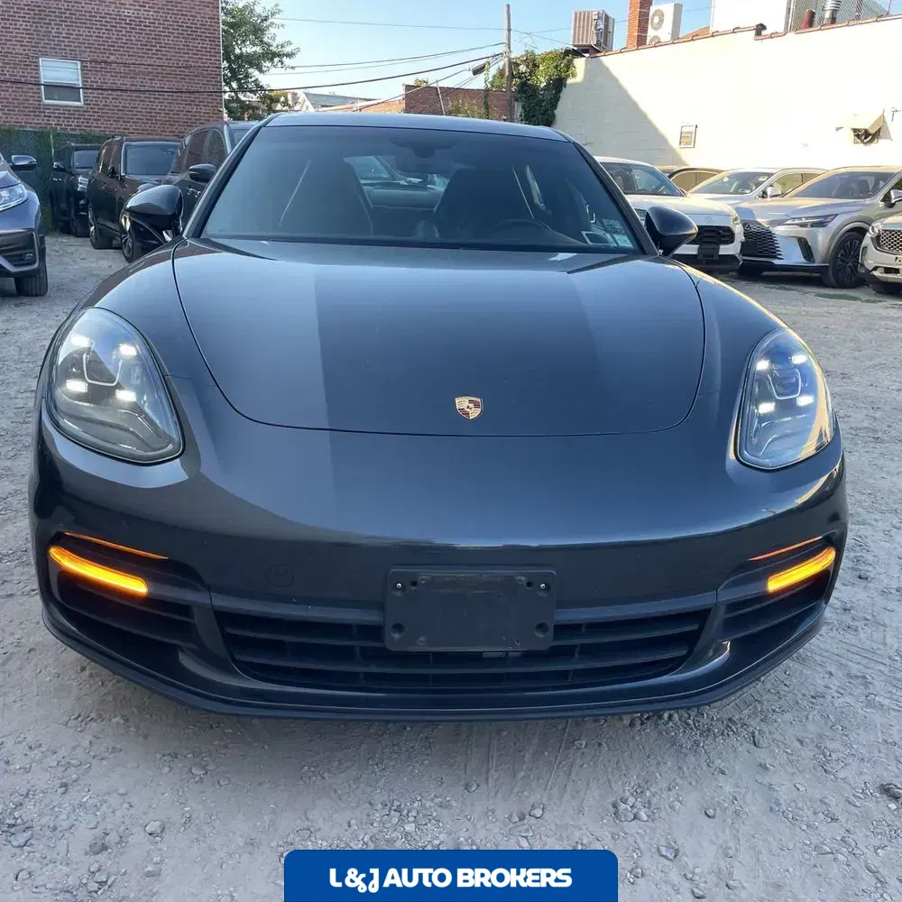2018 Porsche Panamera 4