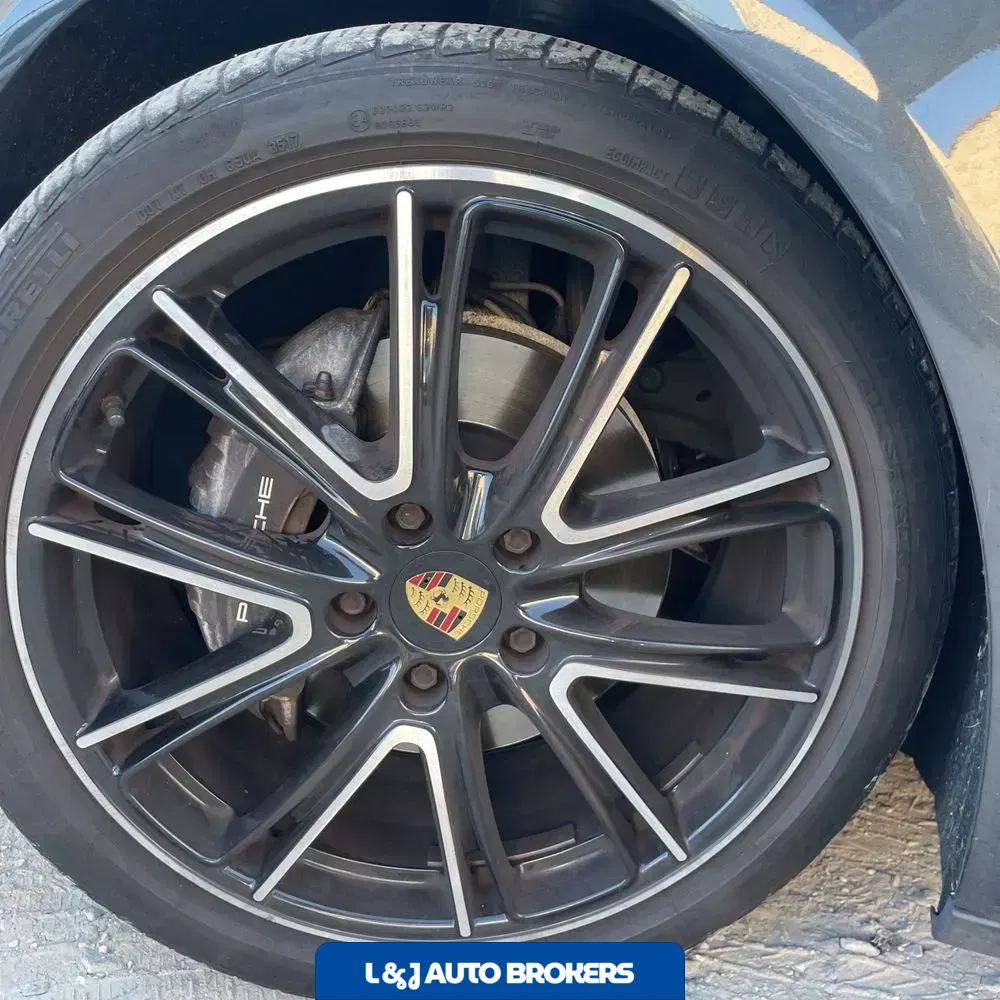 2018 Porsche Panamera 4