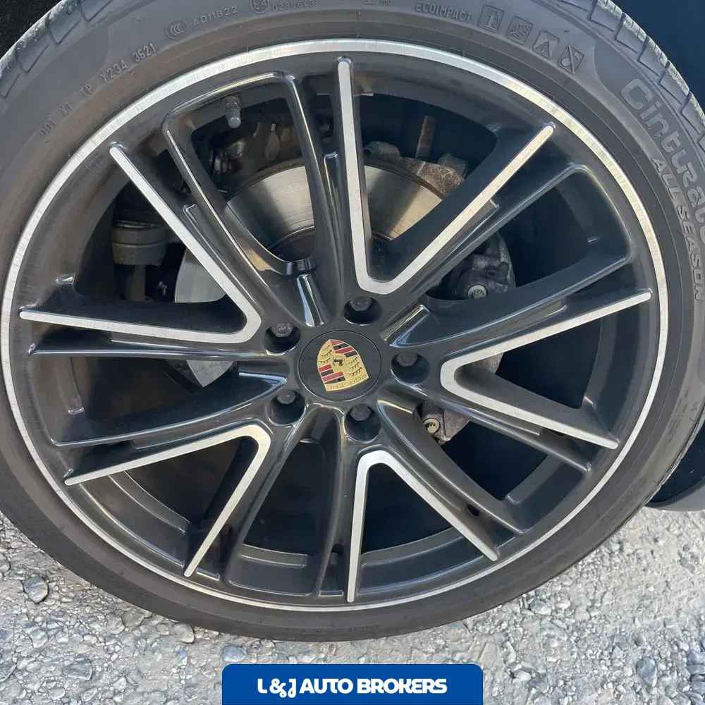2018 Porsche Panamera 4