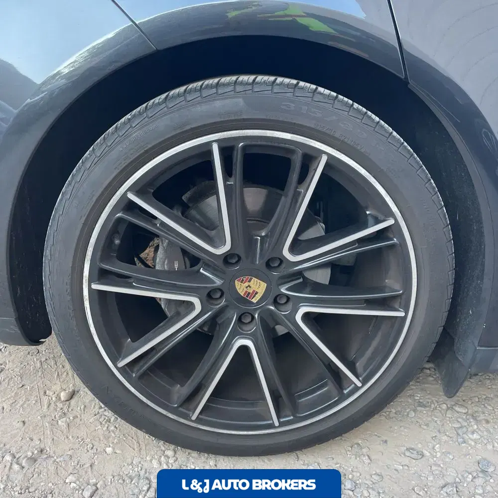 2018 Porsche Panamera 4