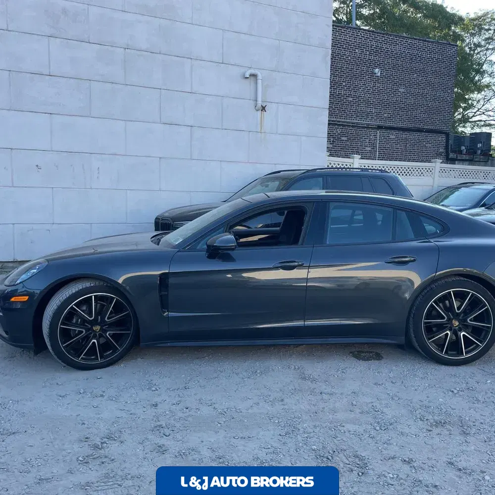 2018 Porsche Panamera 4