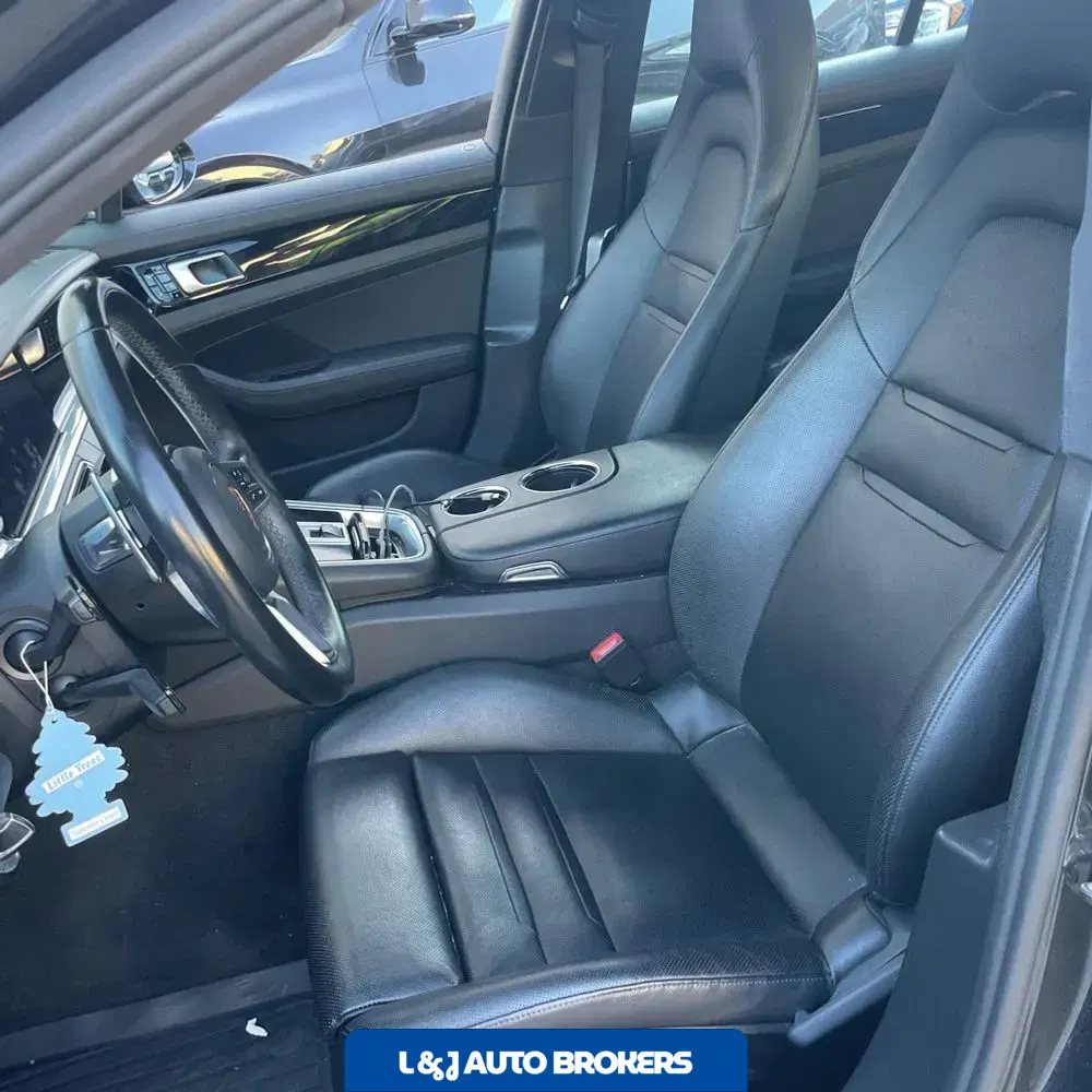 2018 Porsche Panamera 4