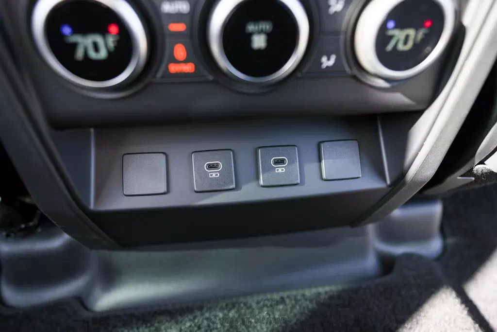 2023 Land Rover Defender 110 110 Carpathian Edition
