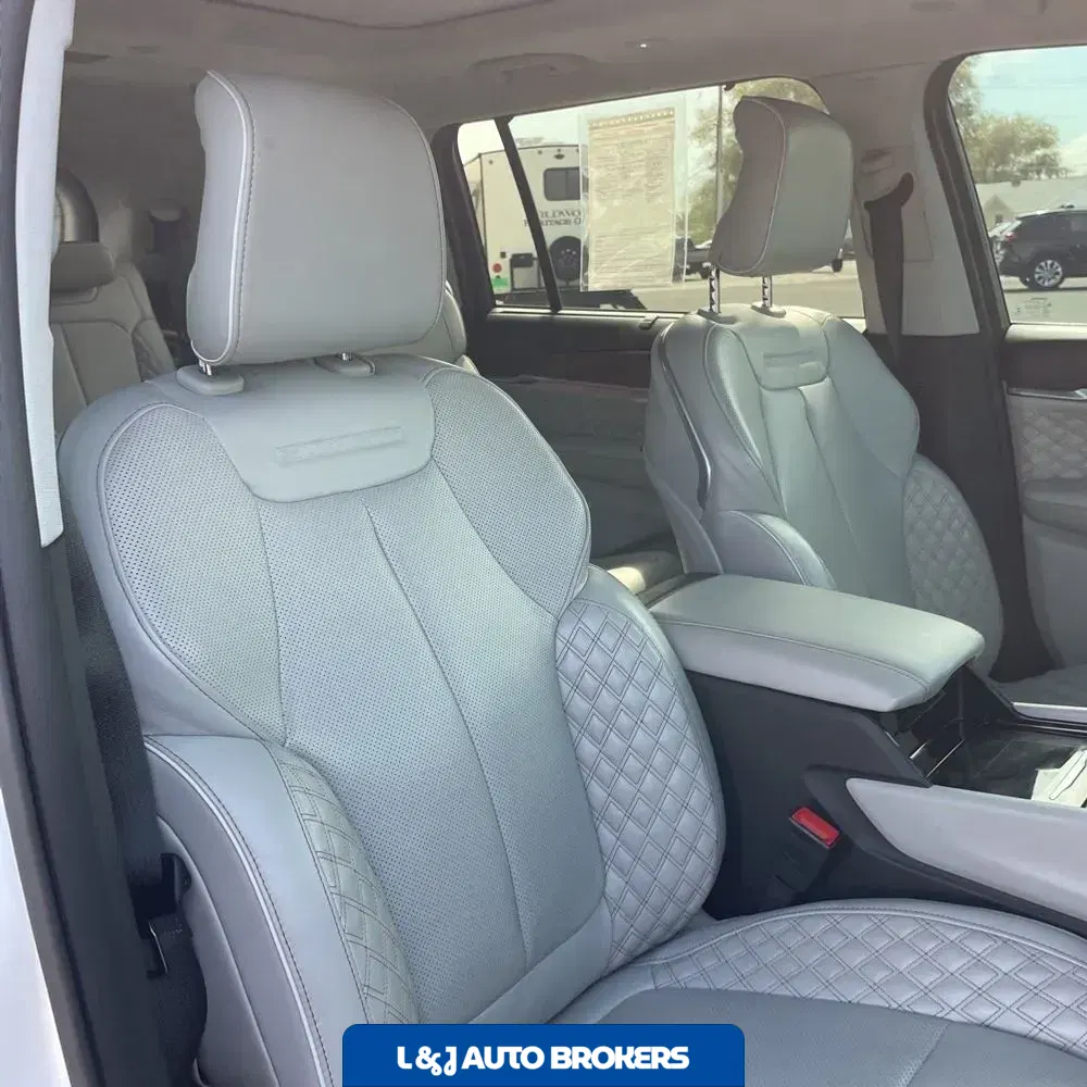 2023 Jeep Grand Cherokee L Summit