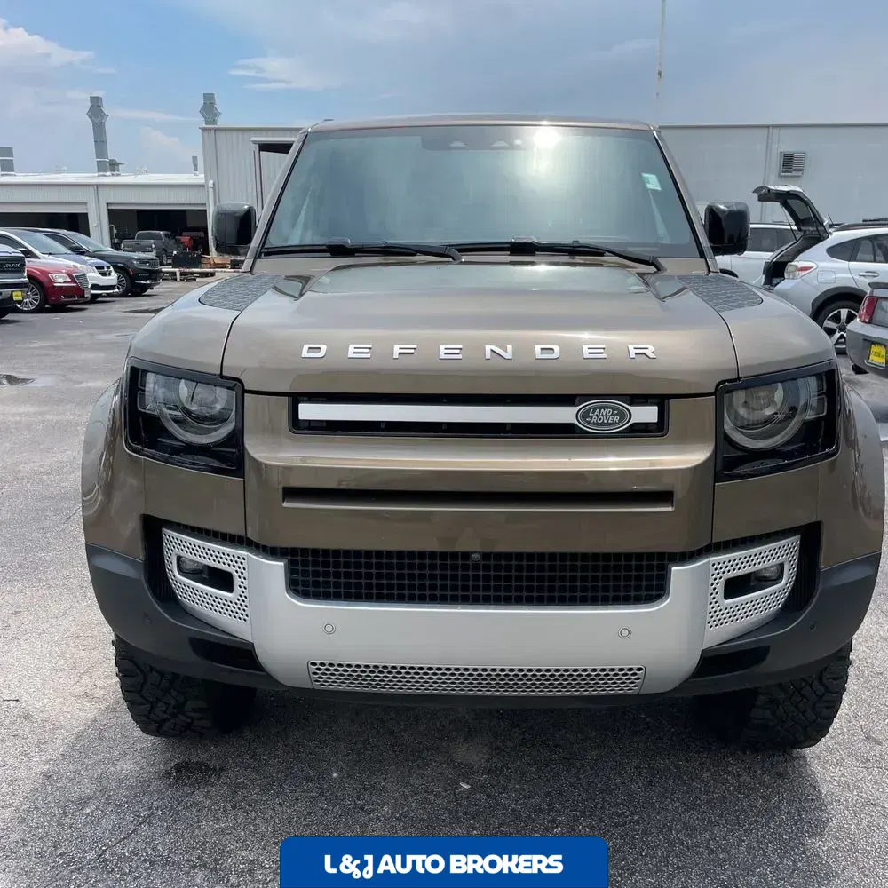 2024 Land Rover Defender 110 S P400