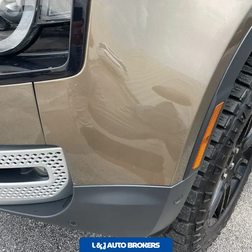 2024 Land Rover Defender 110 S P400