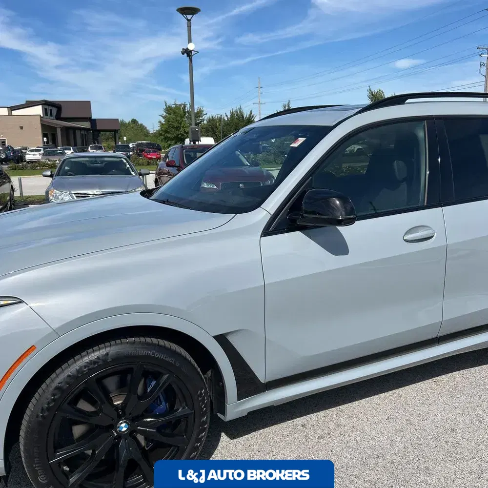 2024 BMW X7 M60i