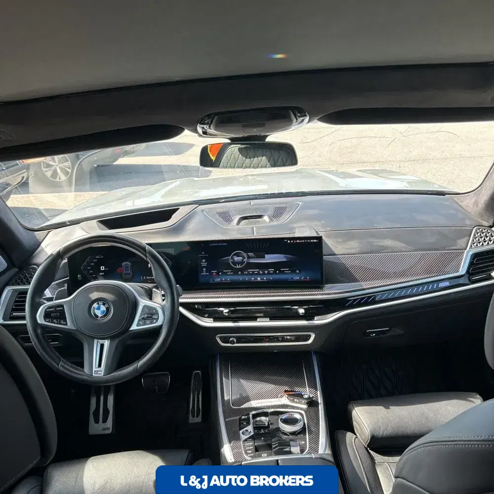 2024 BMW X7 M60i