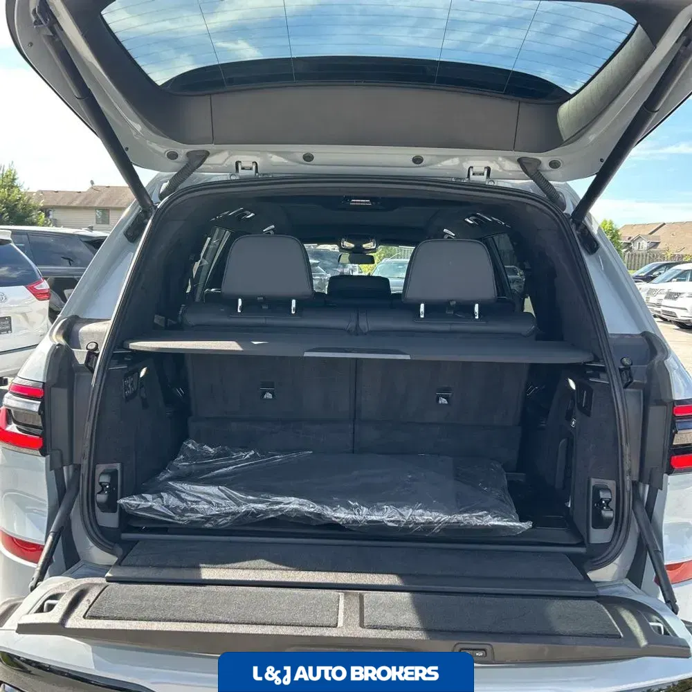 2024 BMW X7 M60i