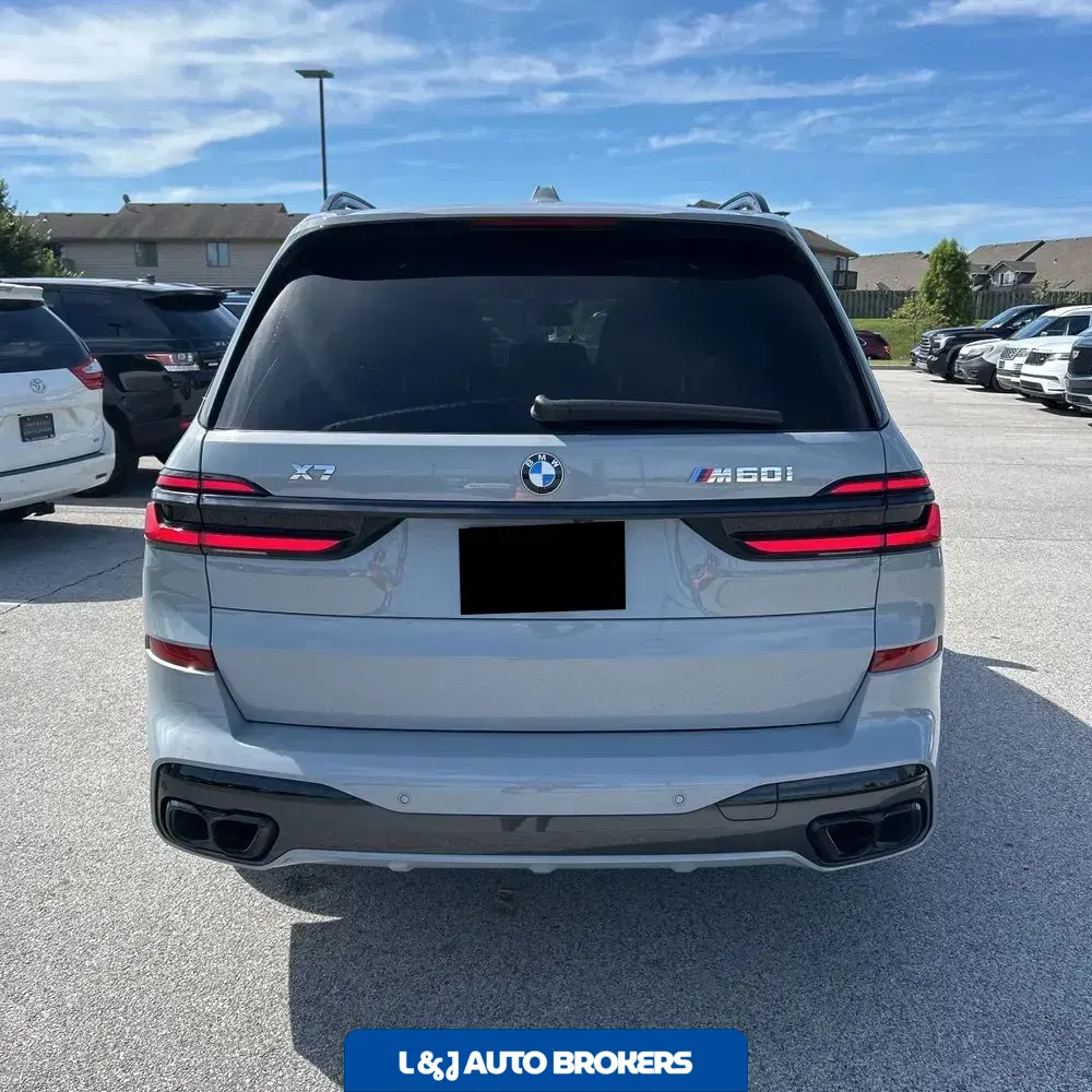 2024 BMW X7 M60i