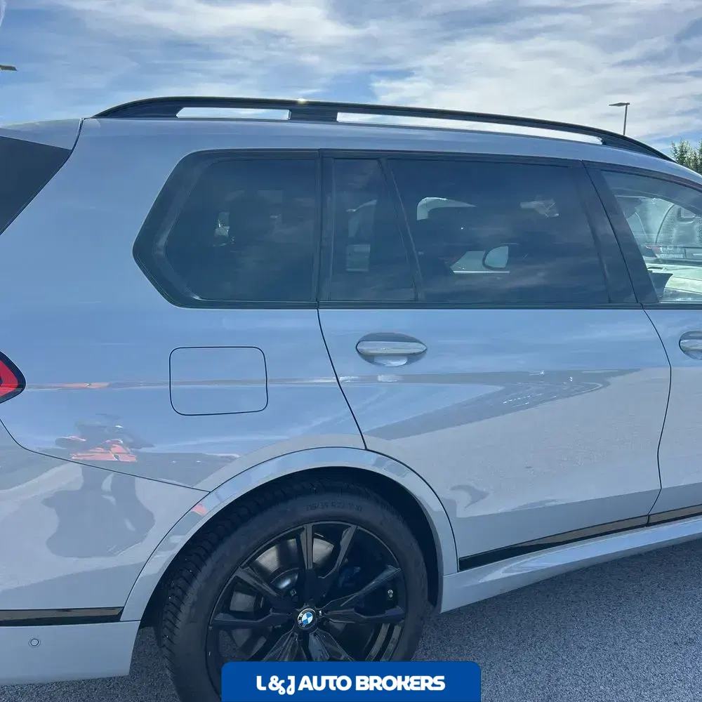 2024 BMW X7 M60i