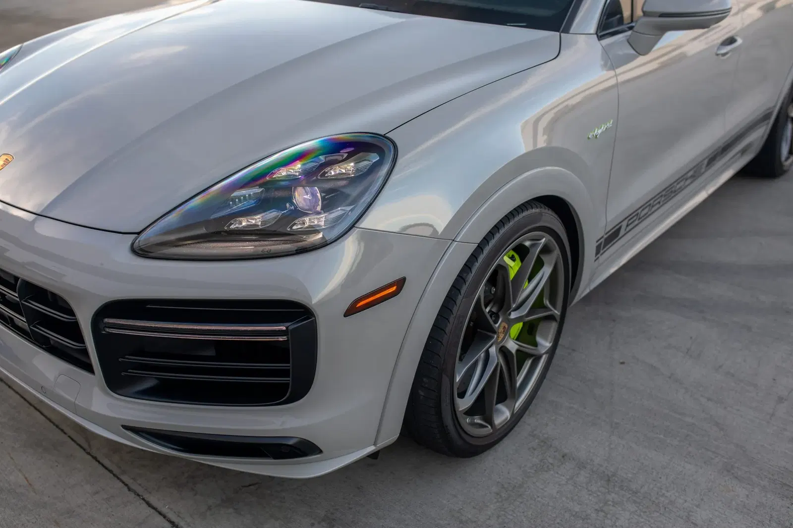 2020 Porsche Cayenne Turbo S E-Hybrid Coupe