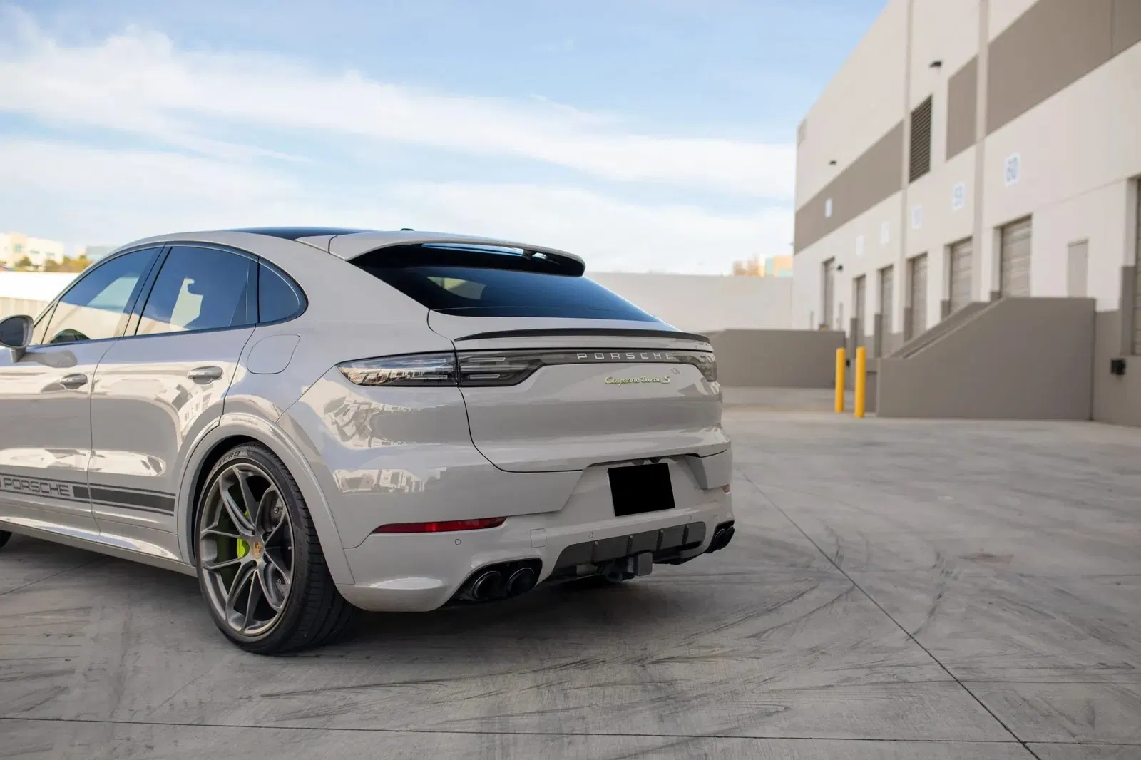 2020 Porsche Cayenne Turbo S E-Hybrid Coupe