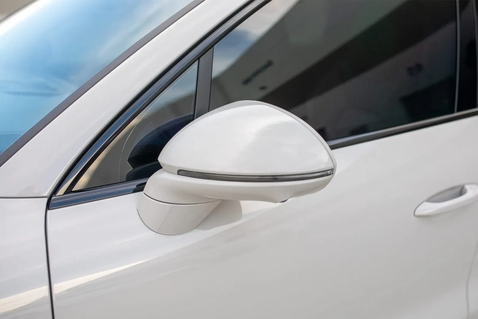 2020 Porsche Cayenne Turbo S E-Hybrid Coupe