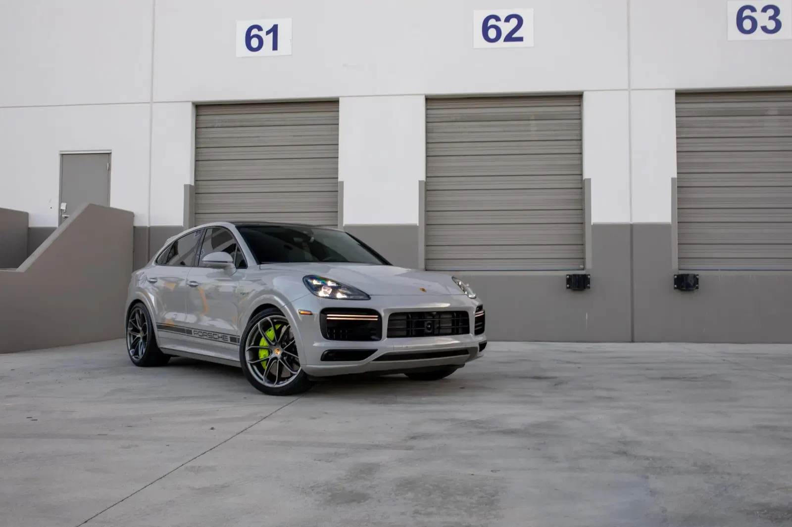 2020 Porsche Cayenne Turbo S E-Hybrid Coupe