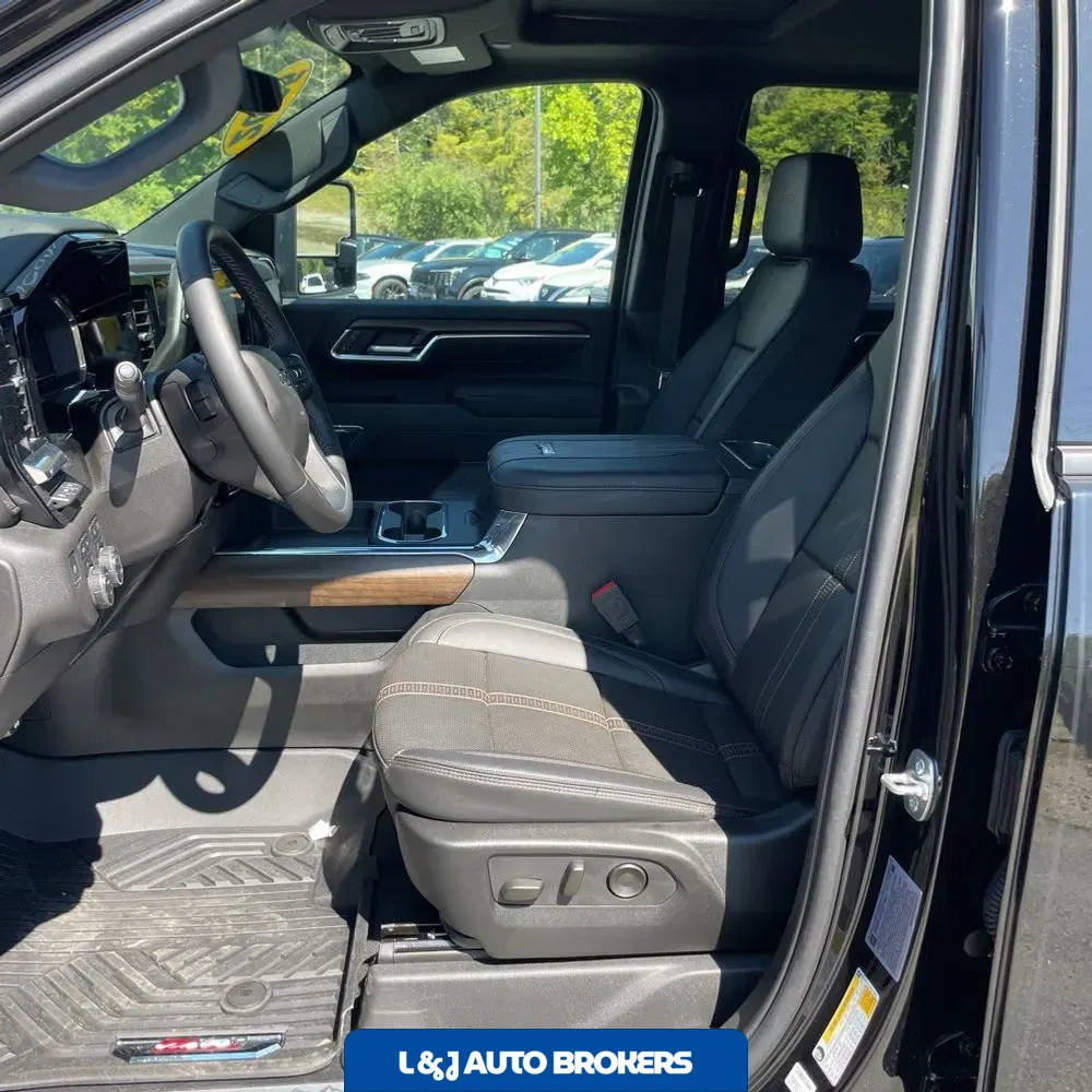2025 Chevrolet Silverado 3500HD High Country