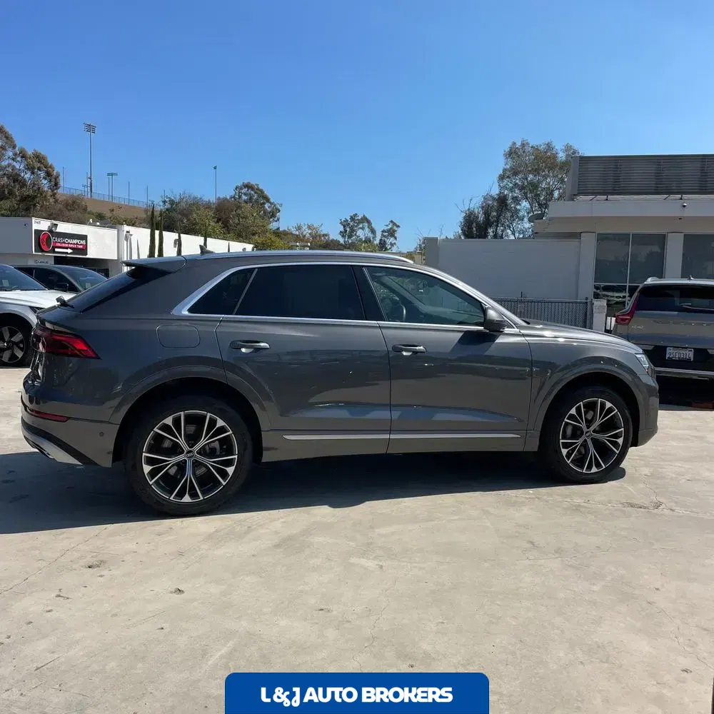 2025 Audi Q8 Premium 55