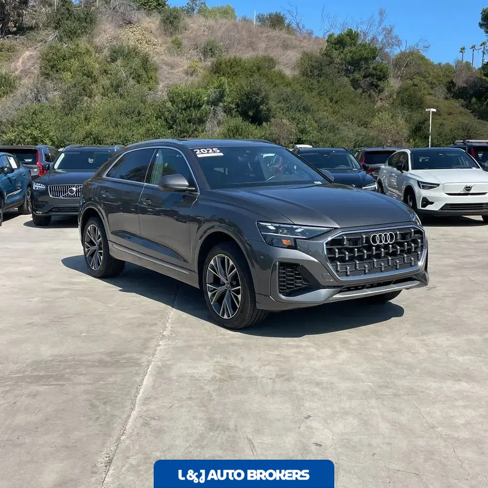 2025 Audi Q8 Premium 55