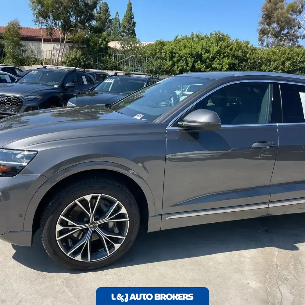 2025 Audi Q8 Premium 55