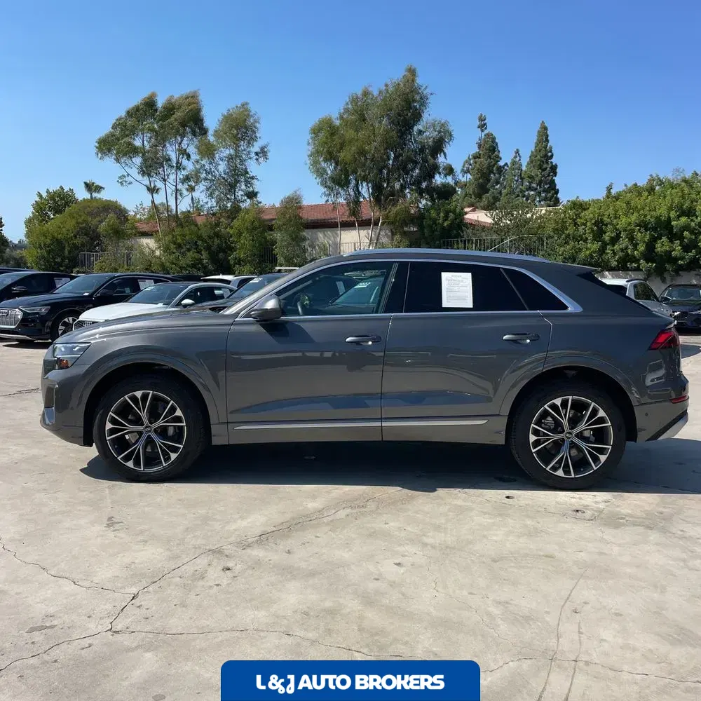 2025 Audi Q8 Premium 55