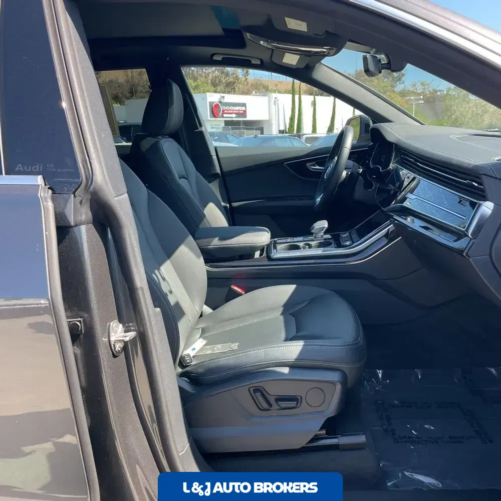2025 Audi Q8 Premium 55