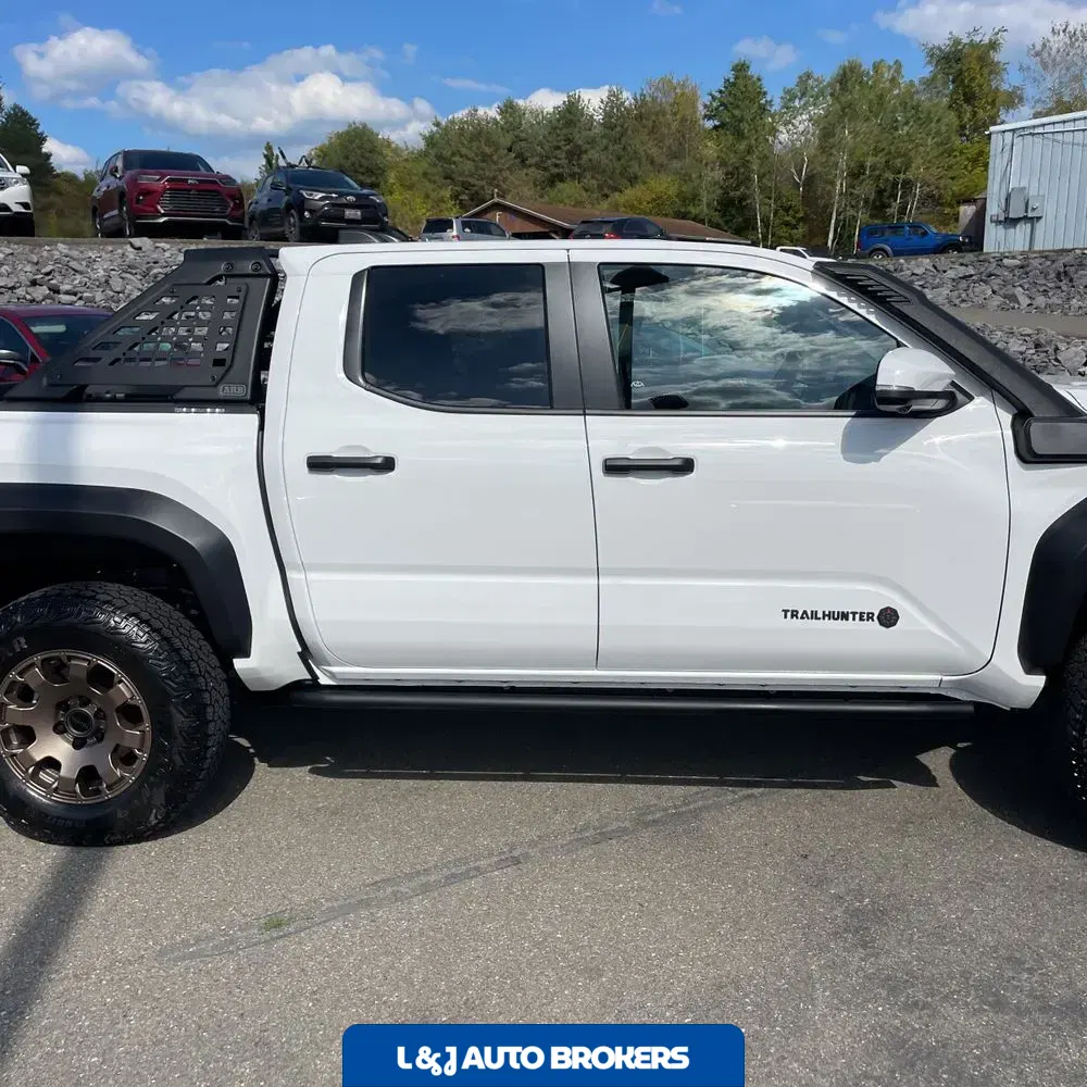 2025 Toyota Tacoma Trailhunter HV