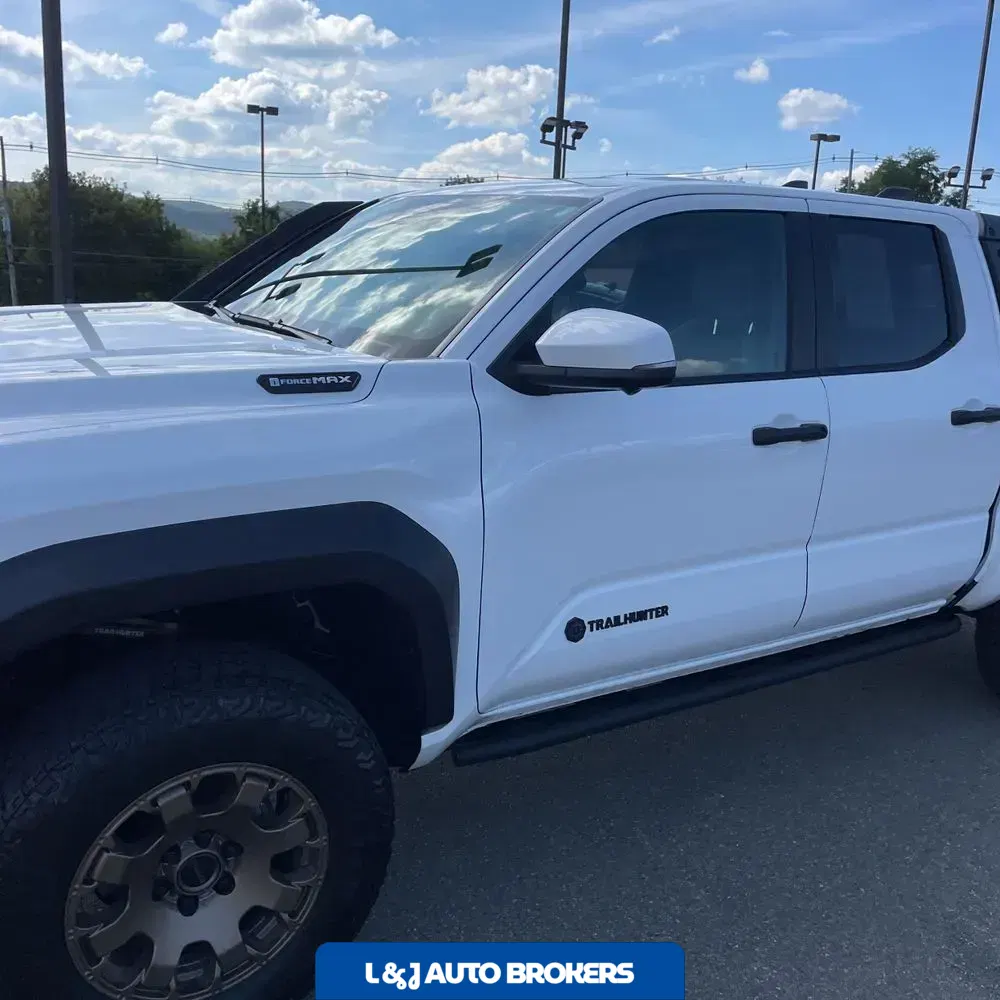2025 Toyota Tacoma Trailhunter HV