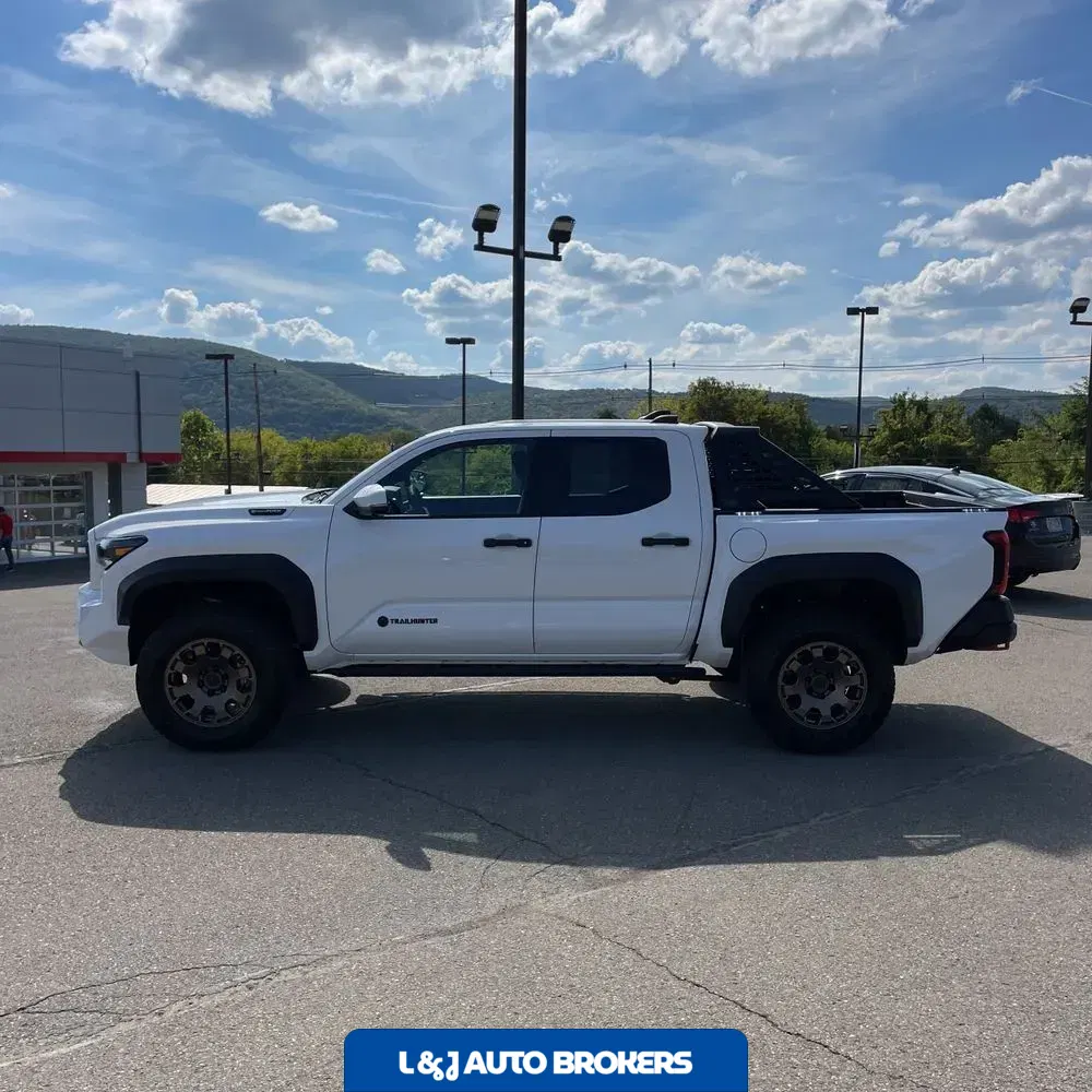 2025 Toyota Tacoma Trailhunter HV