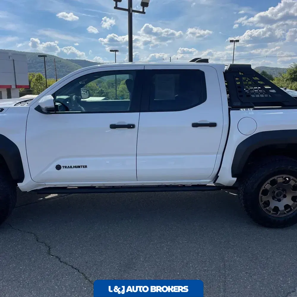 2025 Toyota Tacoma Trailhunter HV
