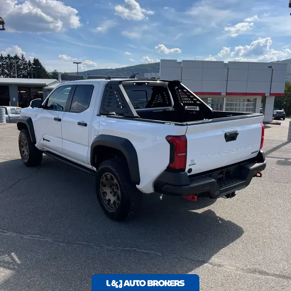 2025 Toyota Tacoma Trailhunter HV