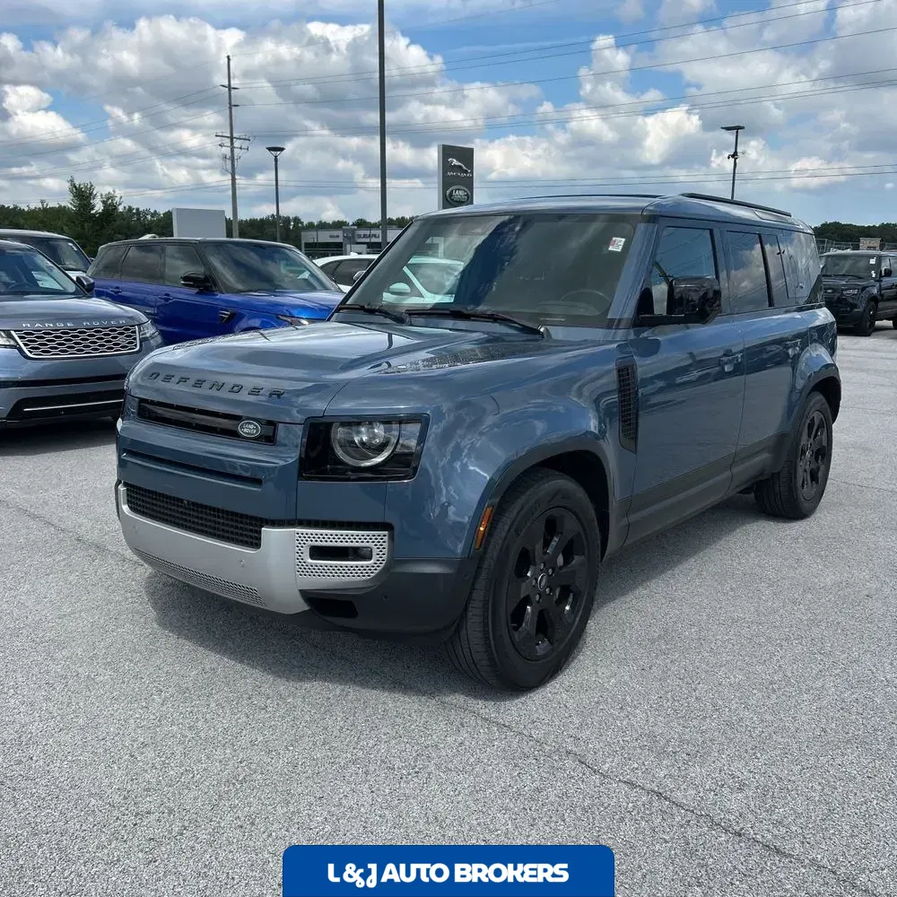 2023 Land Rover Defender 110 SE
